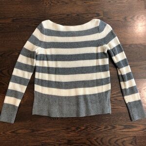 GAP Women's Gray and White Striped Sweater